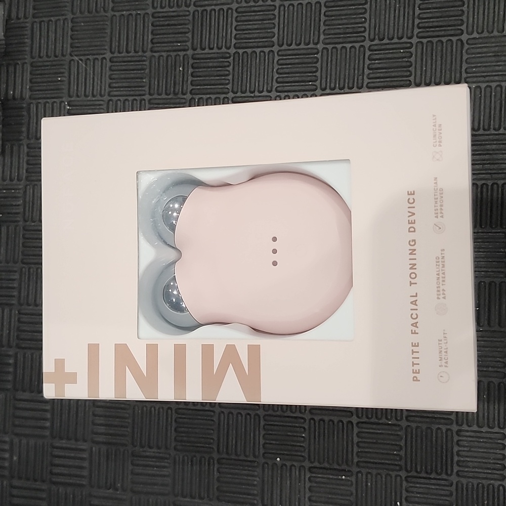 Nuface mini+ petite facial toning device upc# 850019720327